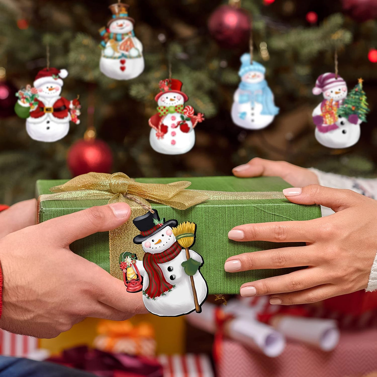 24 Pieces Christmas Snowman Wooden Ornaments Wood Hanging Decoration Set for Christmas Tree Hanging