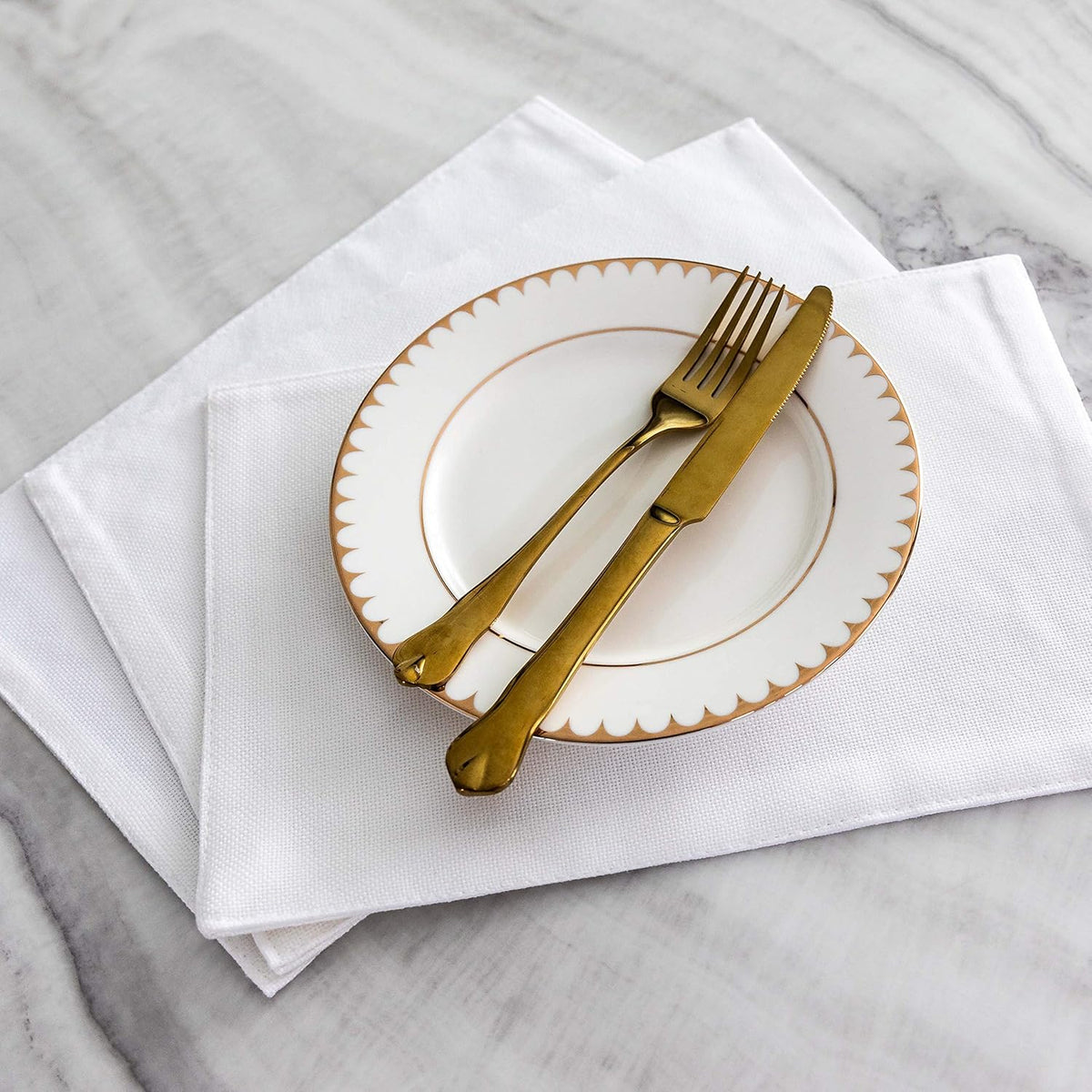 Home Brilliant White Placemats Set of 6 Heat Resistant Dining Table Place Mats for Kitchen Table