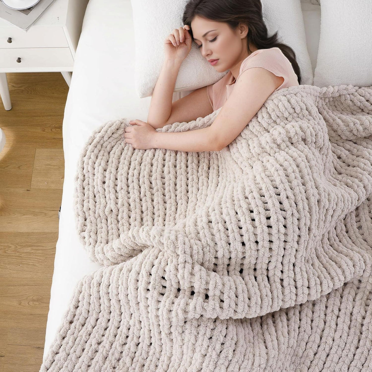 Battilo Chunky Knit Throw Blanket, Soft and Thick Chenille Throw Blanket, 50"x60" Handmade Cable