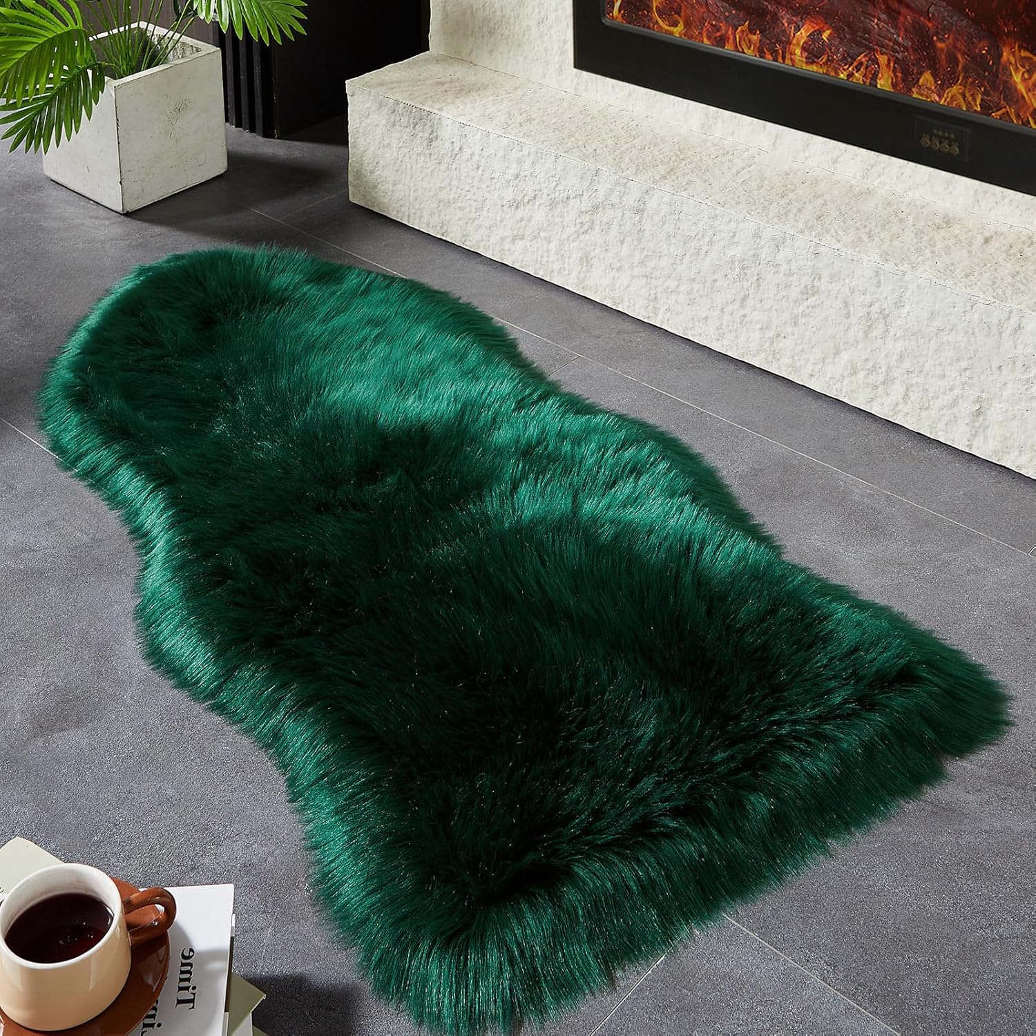 AMTOVO Faux Fur Rug, Dark Green Area Rug, Fluffy Sheepskin Rug, Fuzzy Ultra Soft 2 x 4 ft Shag Rugs