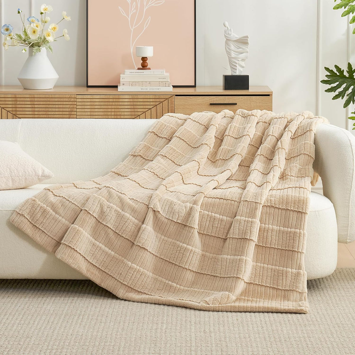 Amélie Home Luxury Striped Faux Fur Throw Blanket for Couch, Embossed Split Fur Cozy Fuzzy Fluffy