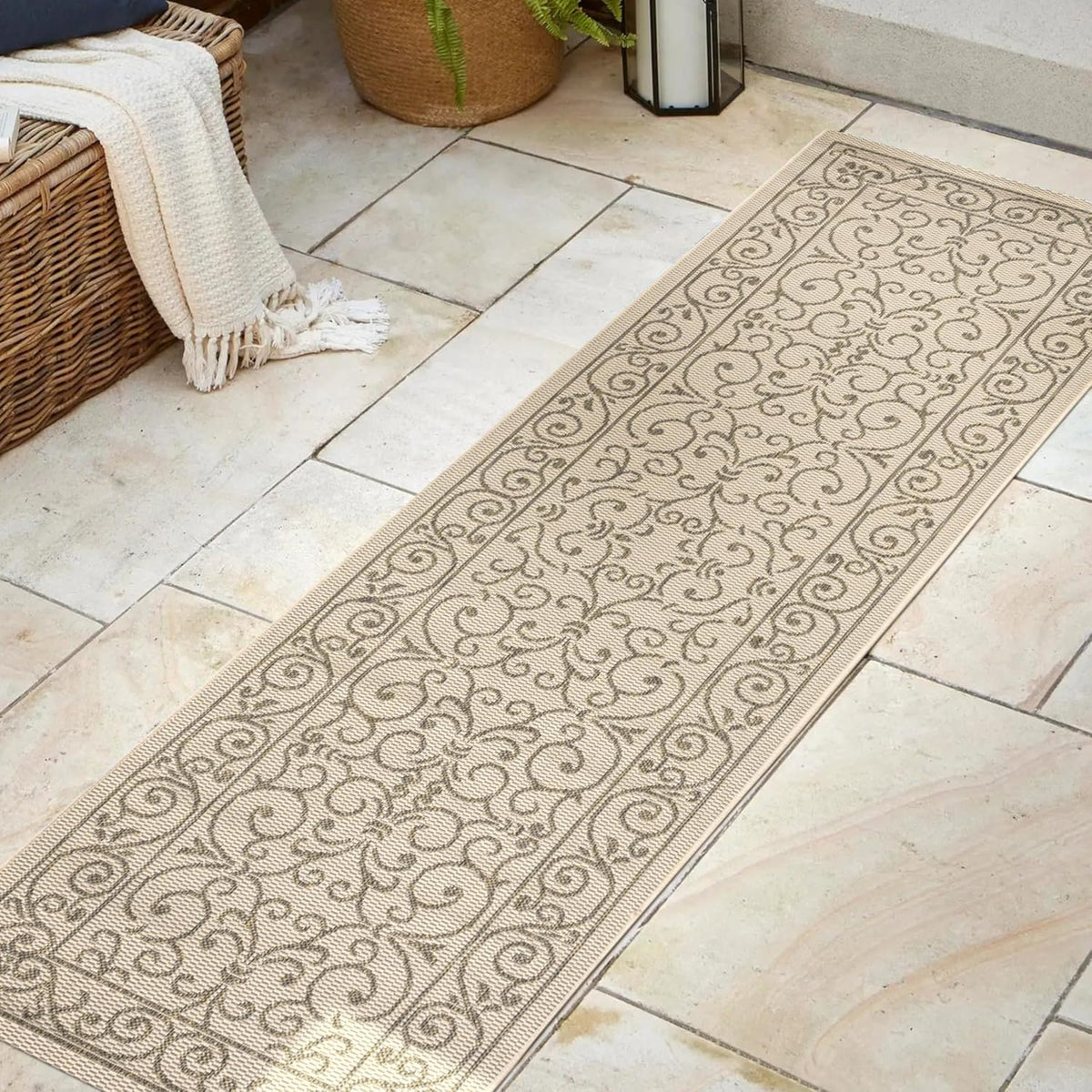 JONATHAN Y Vintage Filigree Indoor Outdoor Runner Rug 2X8 Beige/Brown, Charleston Textured Weave