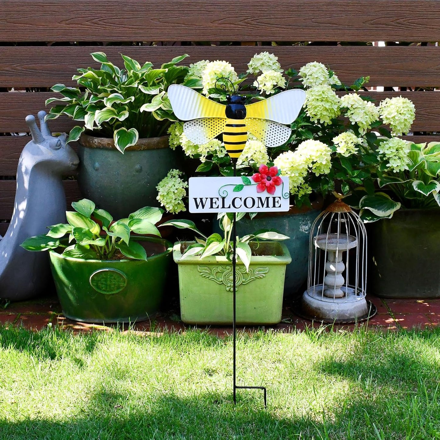 Veclotch 30"" H Metal Bee Garden Stake,Rustic Bee Decorative Yard Stakes Metal Yard Art Ornaments