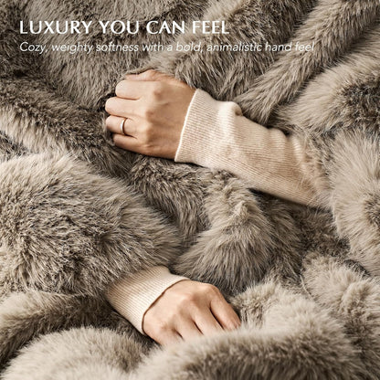 Luxury Faux Fur Throw Blanket, Soft Fluffy Faux Mink Blankets for Bed, Couch, Sofa, Thick Cozy