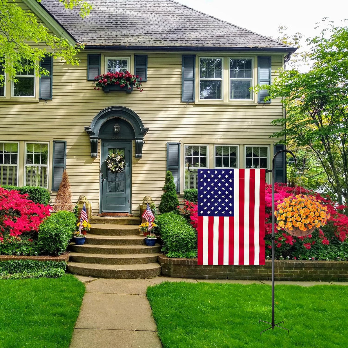 TOPFLAGS Garden Flag Stand with American Flag Garden Flag Metal Yard Flag Holder Pole Stake Small
