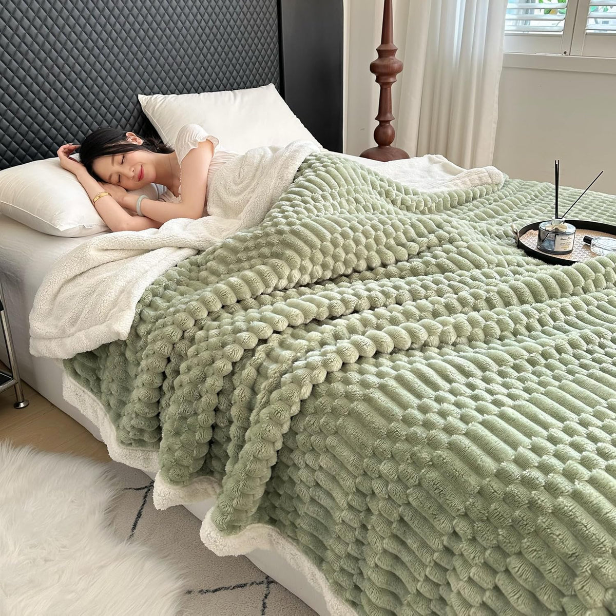 UKELER Sherpa Throw Blanket 60 × 80 inch, 470 GSM Striped Sherpa Fleece Blankets for All Season