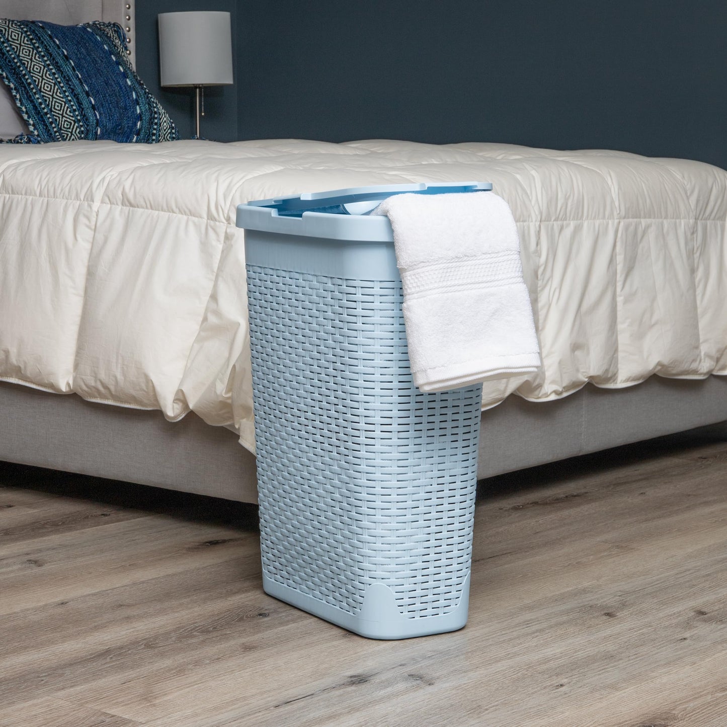 Mind Reader Slim Laundry Hamper with Lid, 40L Clothes Basket, Narrow Tapered Design with Ventilated