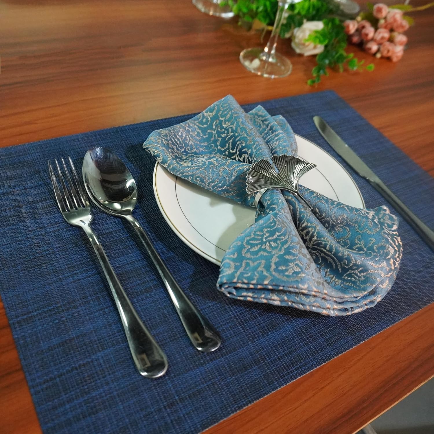 WAZAIGUR Placemats Set of 4 for Dining Table Heat-Resistant Washable Place Mats Woven Vinyl Kitchen