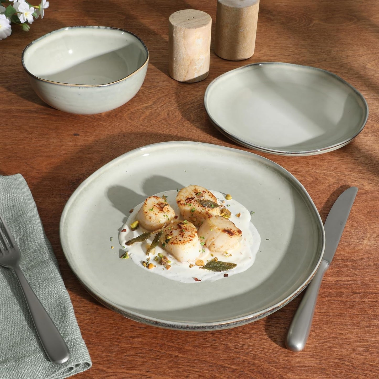 Gibson Elite Nardini 12 Piece (Service for 4) Plates and Bowls Reactive Glaze Dishes Stoneware