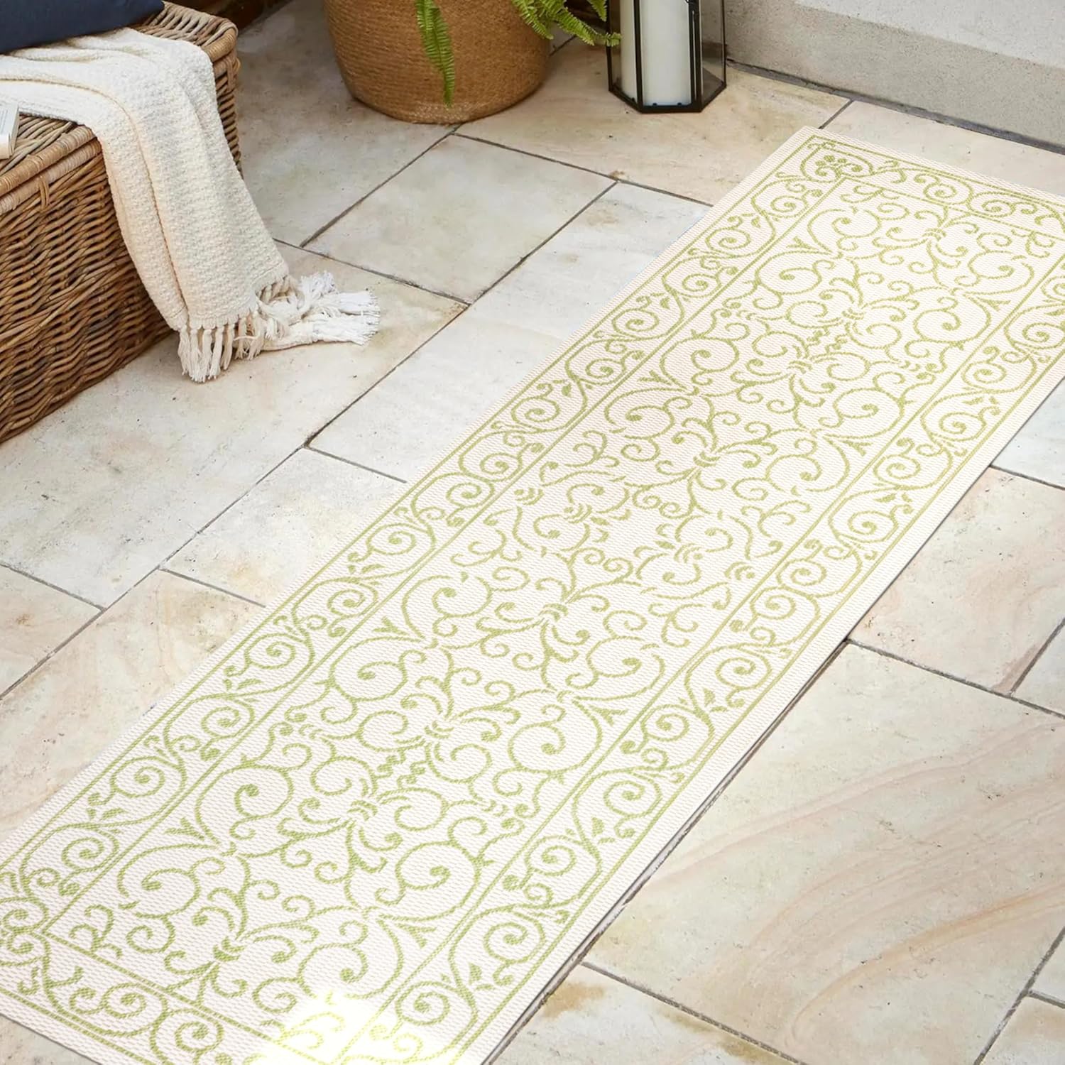 JONATHAN Y Vintage Filigree Indoor Outdoor Runner Rug 2X8 Cream/Green, Charleston Textured Weave