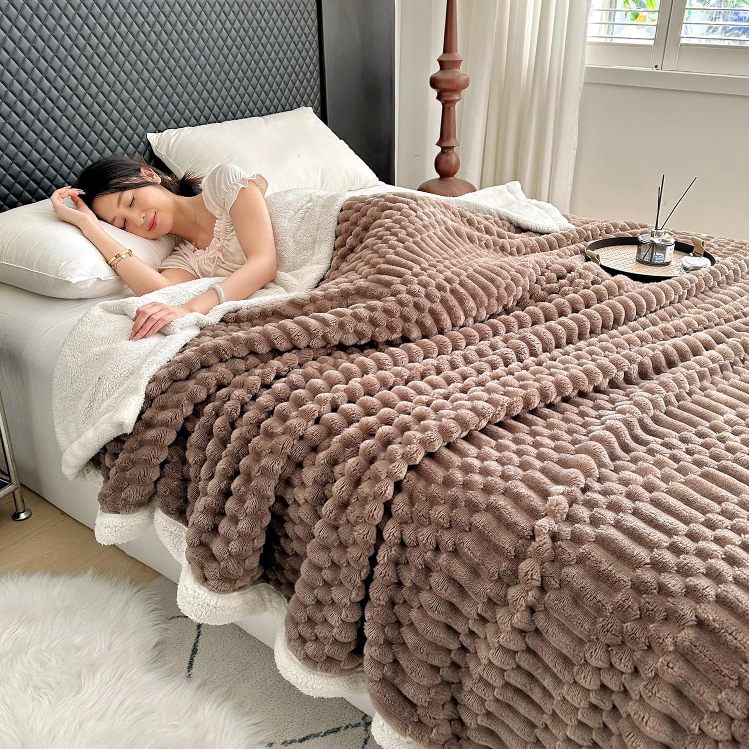 UKELER Sherpa Bed Blanket 80 × 90 inch, Ultra Soft Queen Size Throw Blankets for All Season, 470