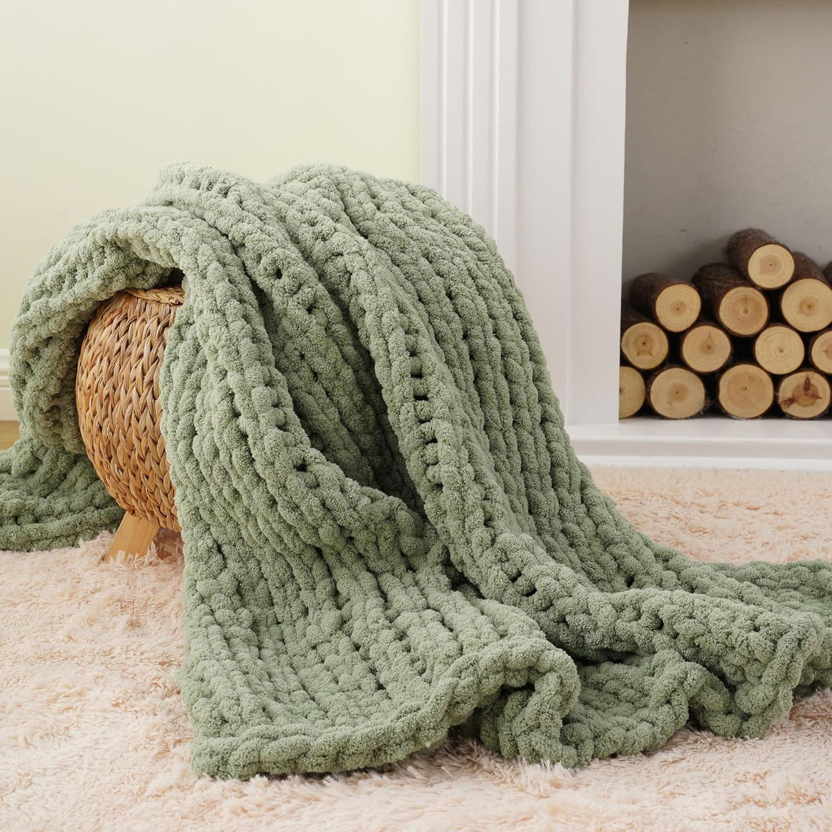 Battilo Chunky Knit Throw Blanket, Soft and Thick Chenille Throw Blanket, 50"x60" Handmade Cable