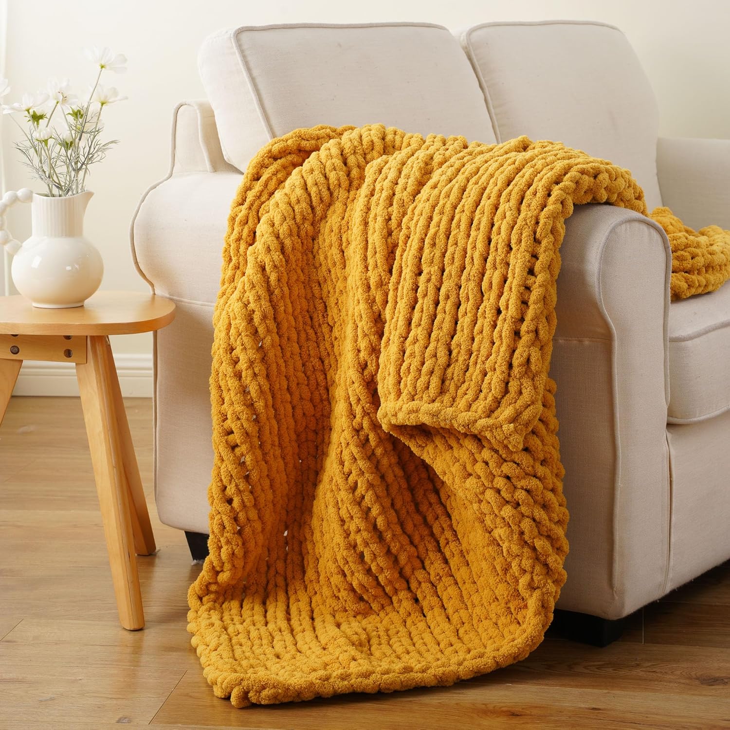 Battilo Chunky Knit Throw Blanket, Soft and Thick Chenille Throw Blanket, 50"x60" Handmade Cable