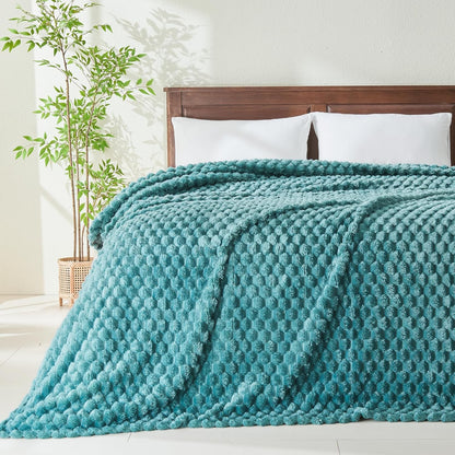 NEWCOSPLAY Super Soft King Blanket Light Teal Premium Silky Flannel Fleece 3D Clouds Stylish