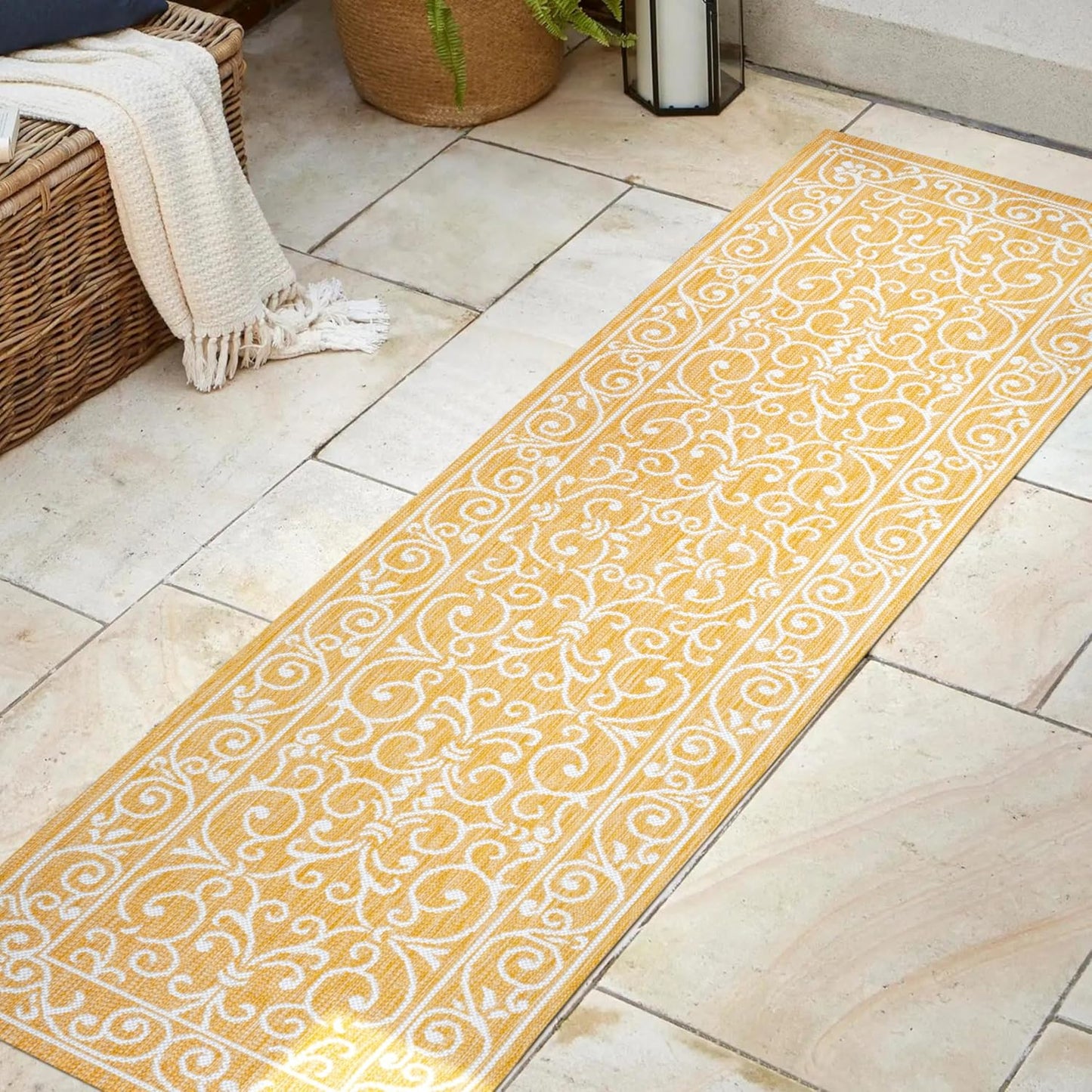 JONATHAN Y Vintage Filigree Indoor Outdoor Runner Rug 2X8 Yellow/Cream, Charleston Textured Weave