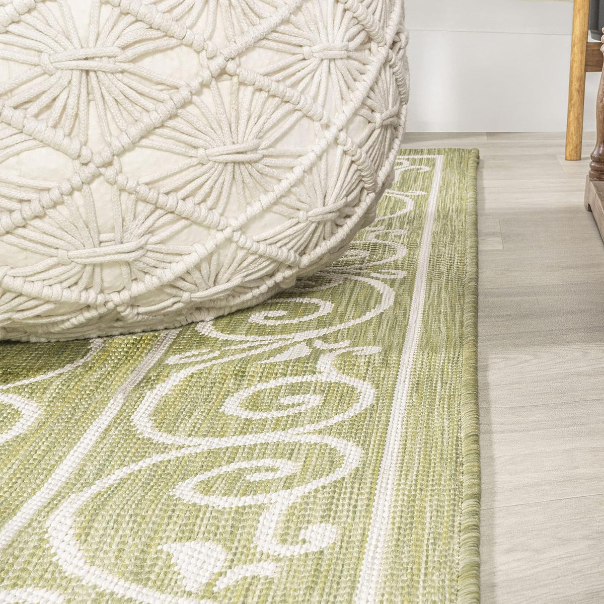 JONATHAN Y Vintage Filigree Indoor Outdoor Runner Rug 2X8 Green/Cream, Charleston Textured Weave