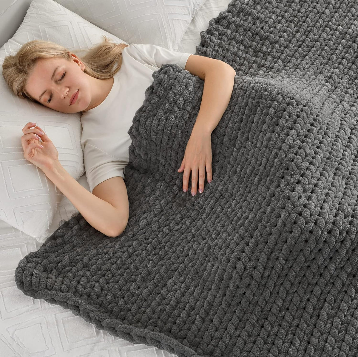 Maetoow Tighter Version Chenille Chunky Knit Blanket Throw （40×50 Inch）, Handmade Warm & Cozy