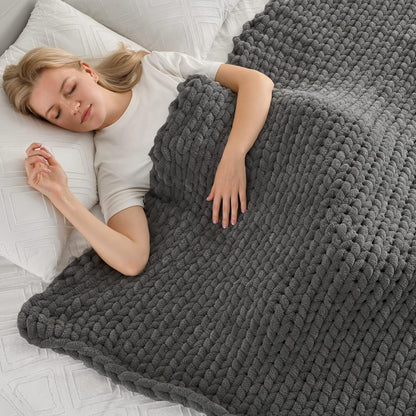 Maetoow Tighter Version Chenille Chunky Knit Blanket Throw （40×50 Inch）, Handmade Warm & Cozy