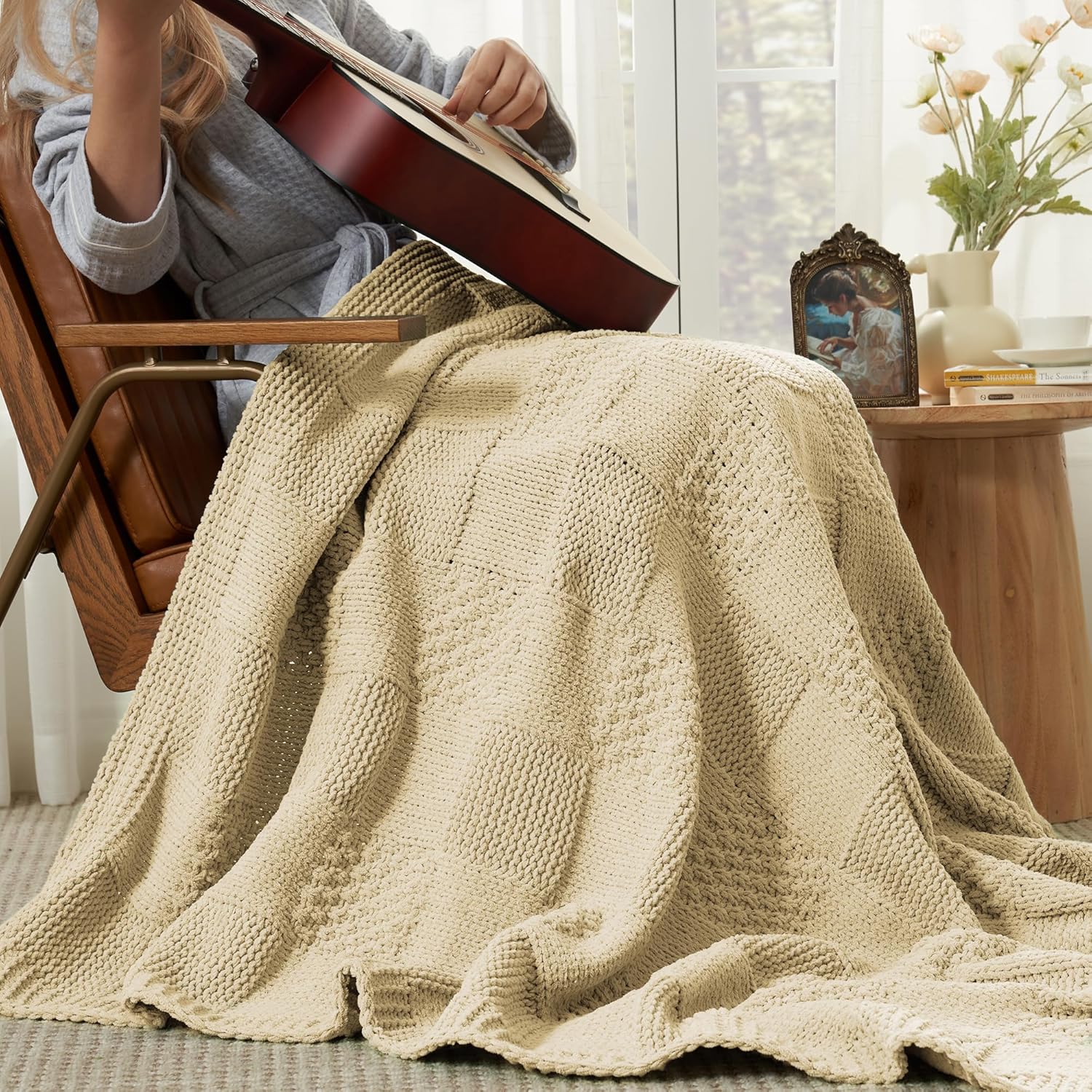 Amélie Home Chenille Knit Throw Blanket for Couch, Checkered Texture Decorative Soft Blanket for