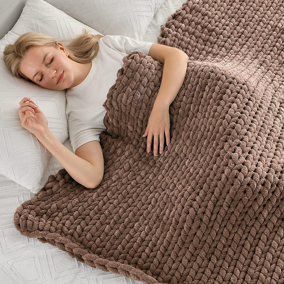 Maetoow Tighter Version Chenille Chunky Knit Blanket Throw （60×80 Inch）, Handmade Warm & Cozy