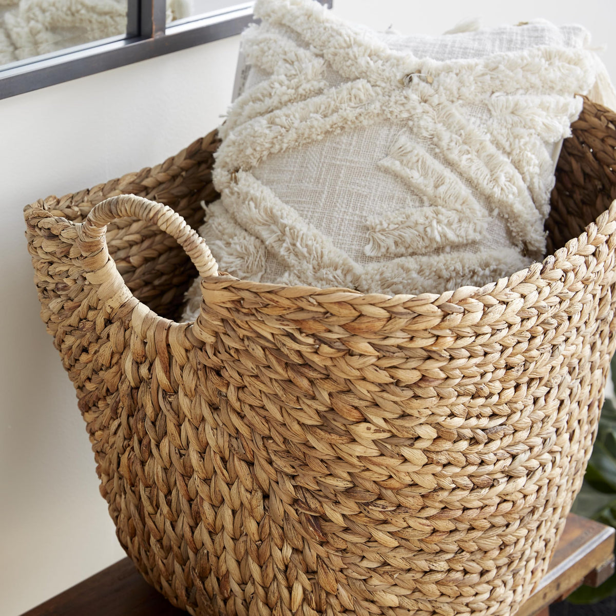 Deco 79 Seagrass Storage Basket, Large Woven Basket, 20" x 18" x 19", Brown