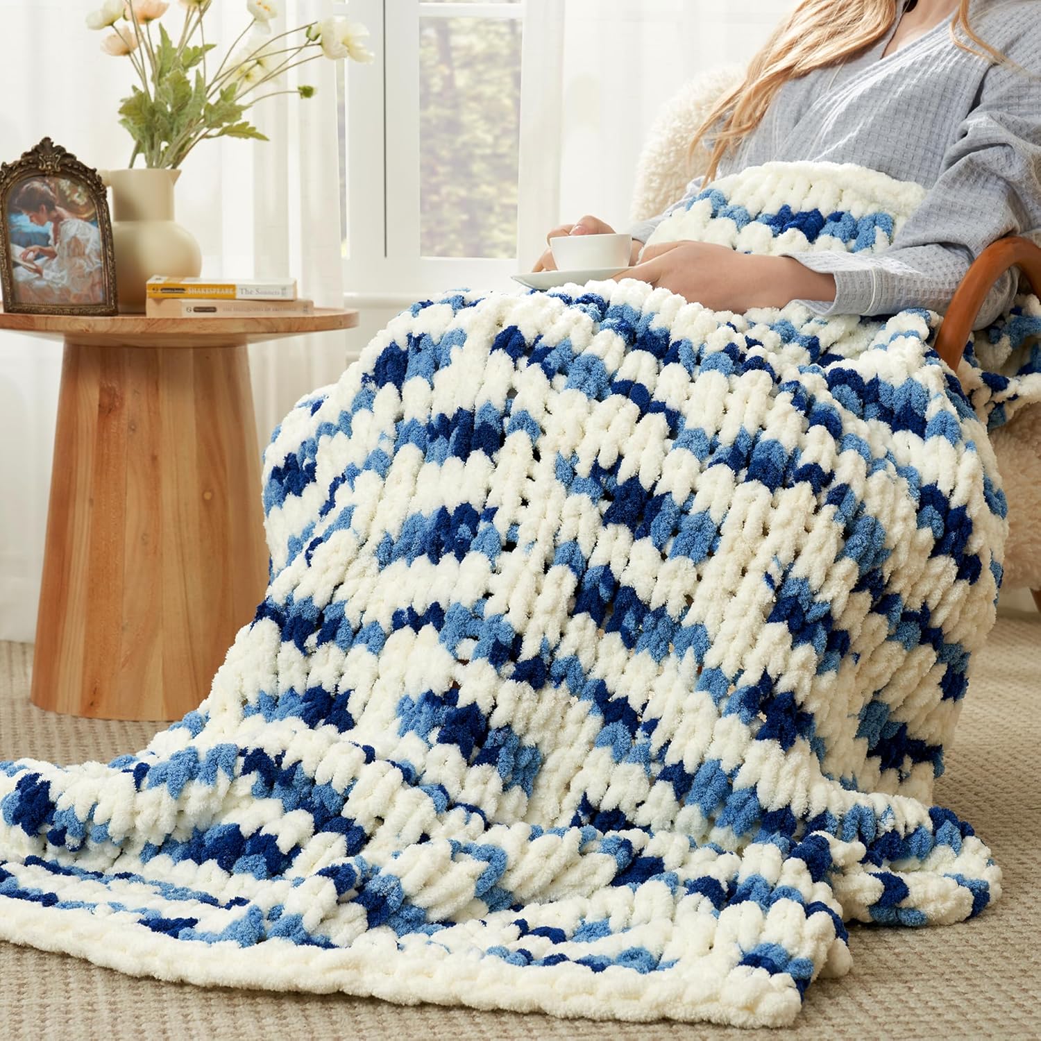 Amélie Home Chunky Knit Throw Blanket for Couch, Soft Chenille Crochet Blanket for Sofa, 50"x60"