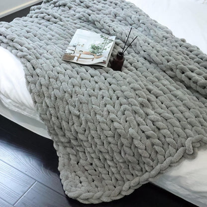 Maetoow Chenille Chunky Knit Blanket Throw （50×60 Inch）, Handmade Warm & Cozy Blanket Couch, Bed
