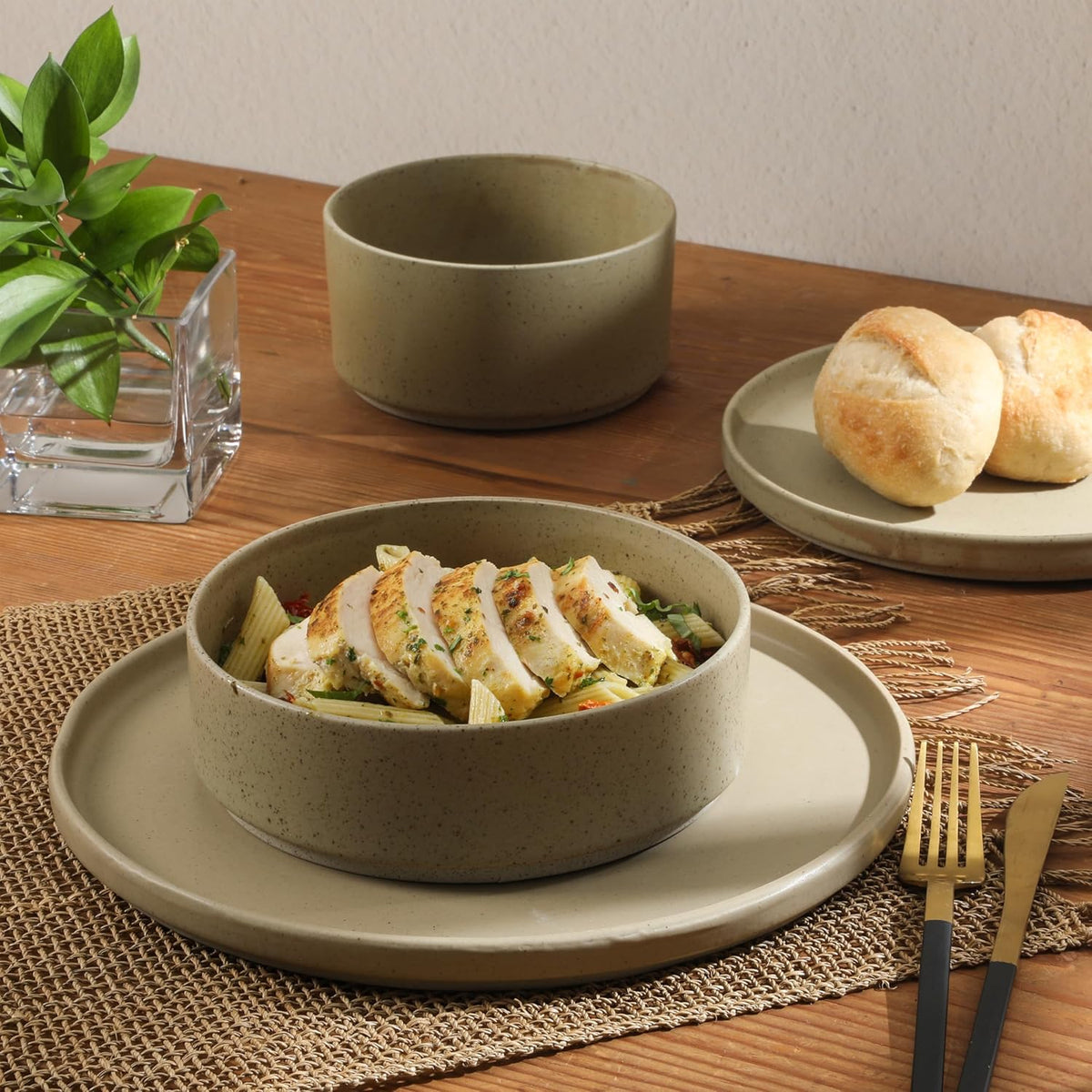 Gibson Elite Tatum Premium Porcelain Matte Reactive Glaze 16-Piece (Service for 4) Plates and Bolws