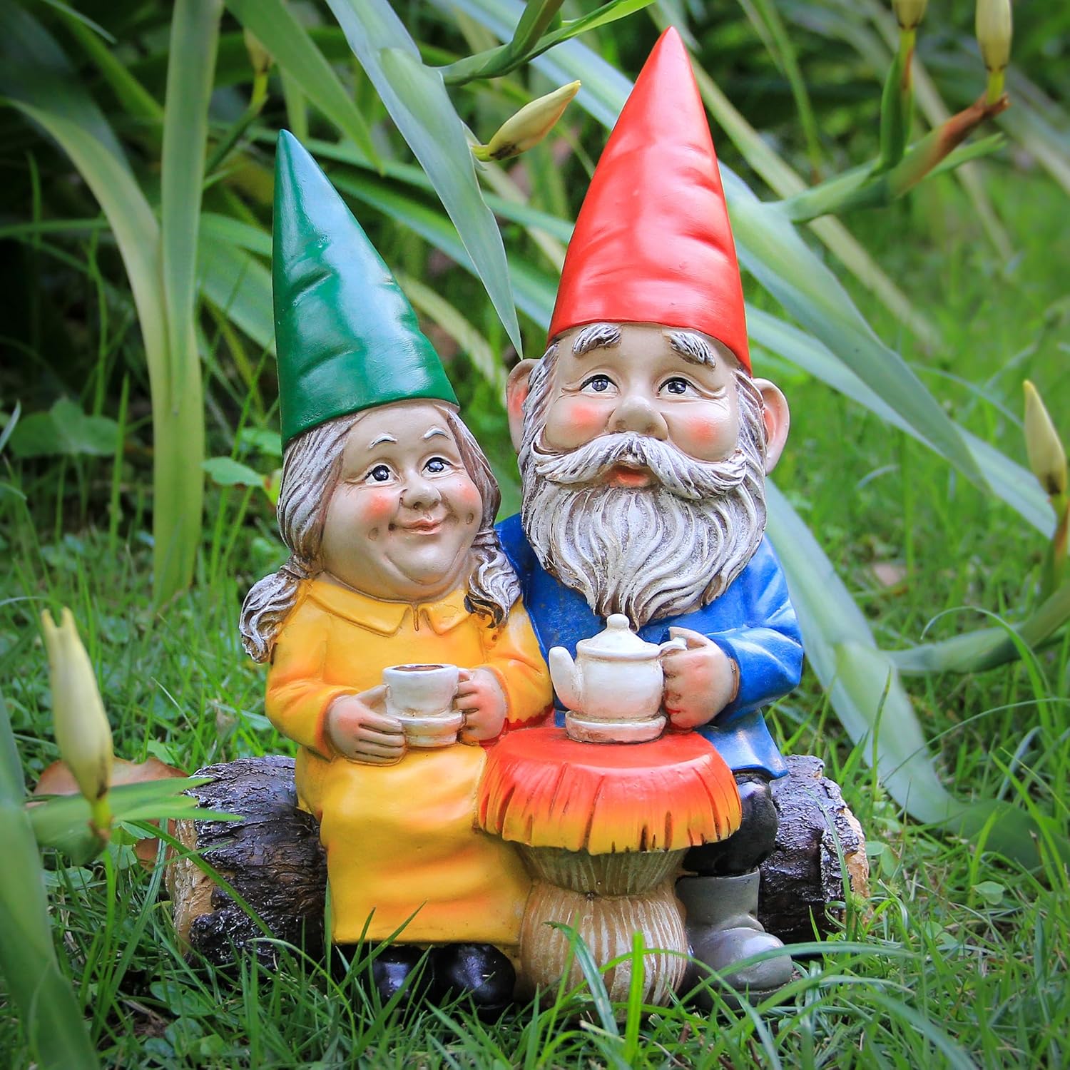 Garden Gnome Statue for Outdoor Decoration,Couple in Love Gnome Figurine for Patio Yard Lawn