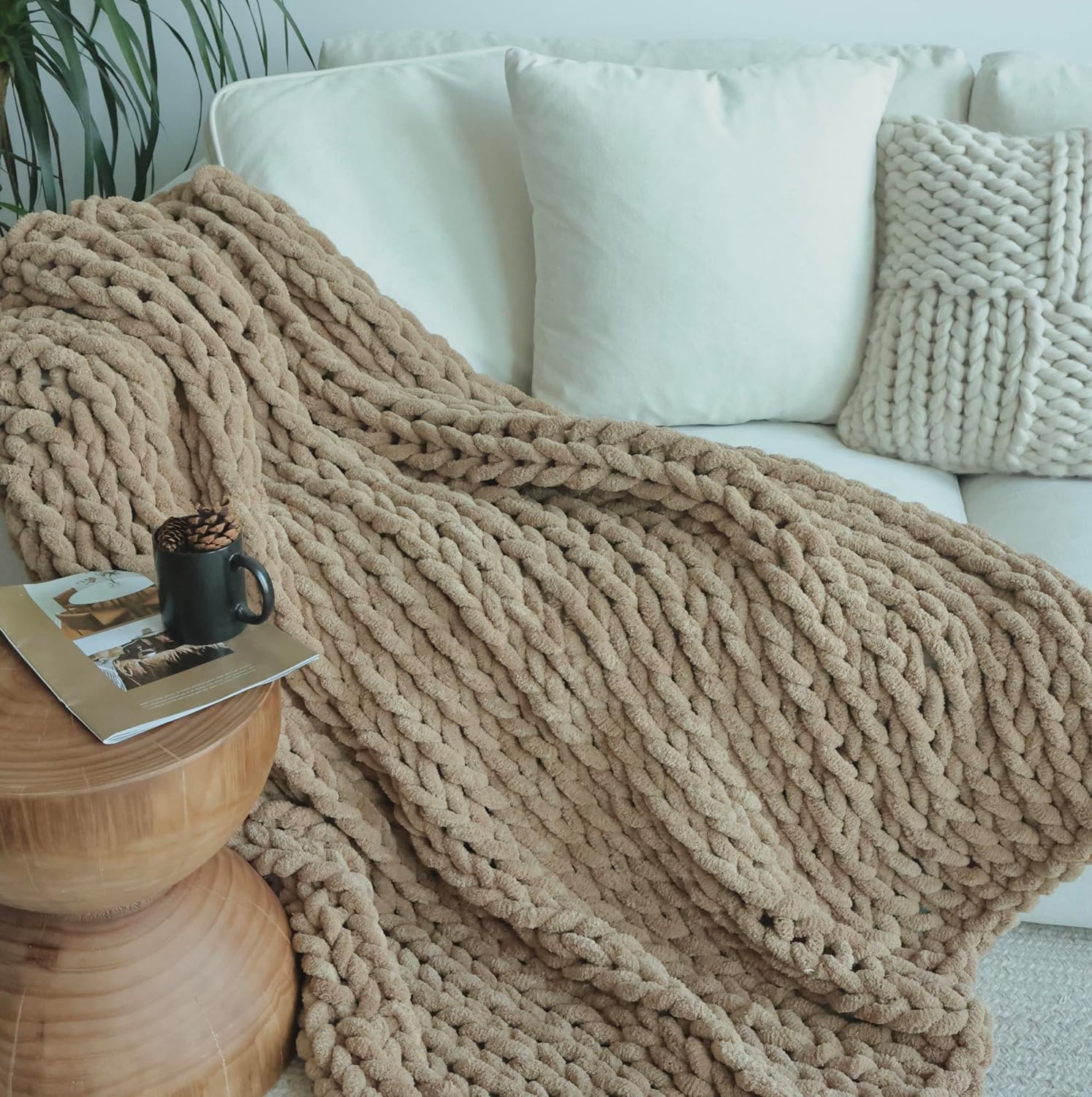 Maetoow Chenille Chunky Knit Blanket Throw （40×50 Inch）, Handmade Warm & Cozy Blanket Couch, Bed