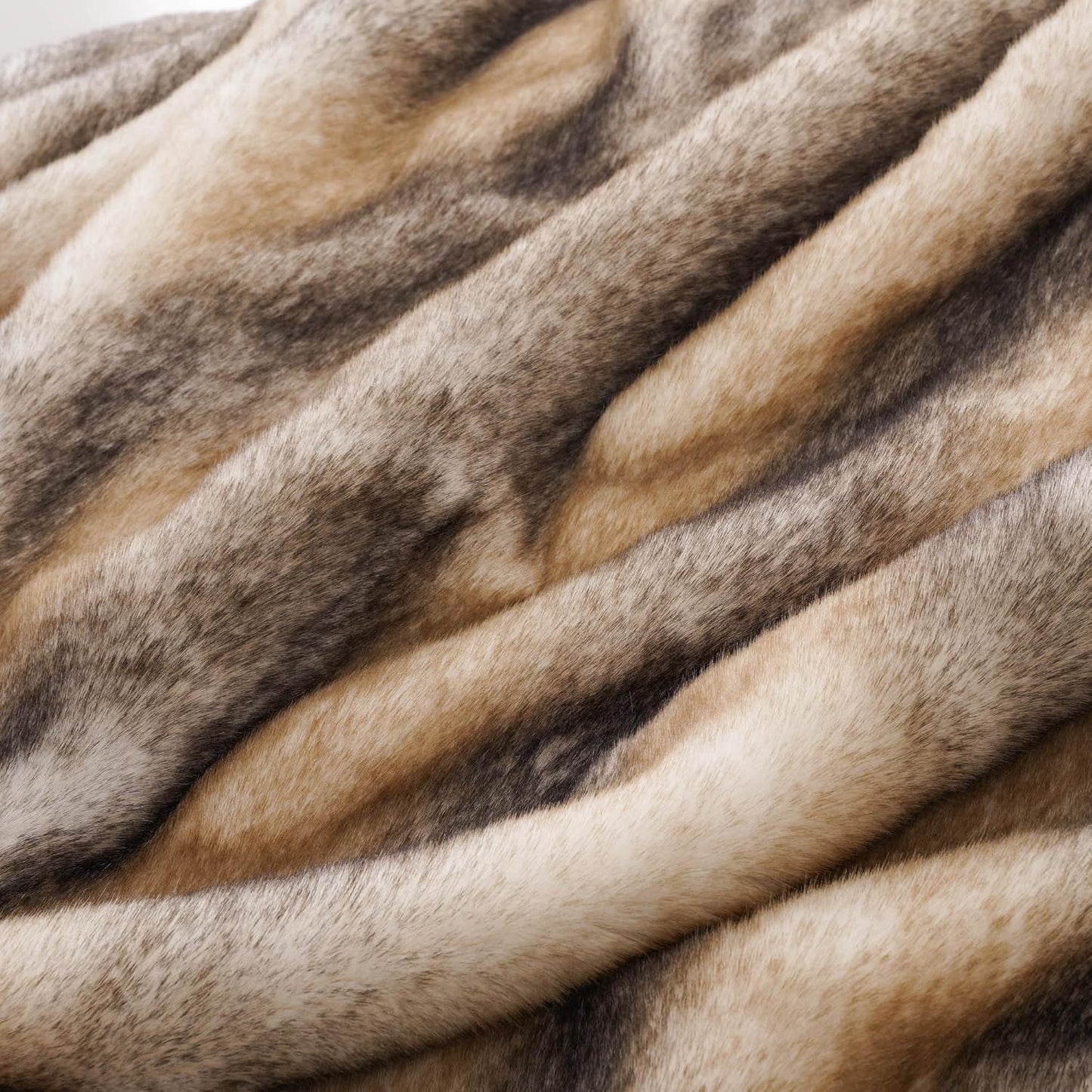 BATTILO HOME Luxury Mink Faux Fur Throw Blanket, Large Soft Cozy Warm Fur Blanket for Bed, Sofa