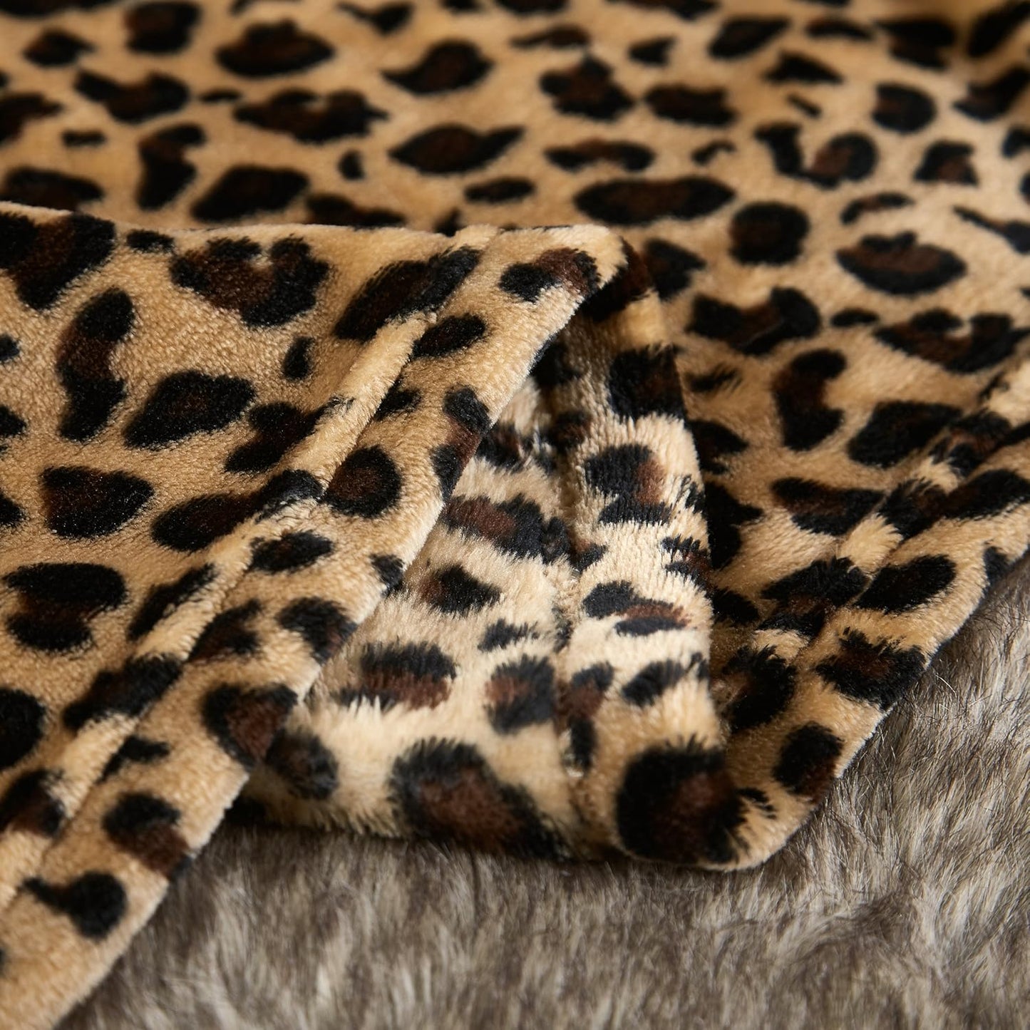 MERRYLIFE Leopard Throw Blanket Decorative Fleece Throw | Ultra-Plush Colorful Oversized | Couch