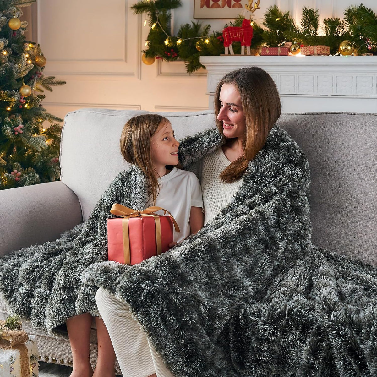 GONAAP Fuzzy Faux Fur Throw Blanket Queen Size Frosty Black Super Soft Cozy Plush Fuzzy Shaggy