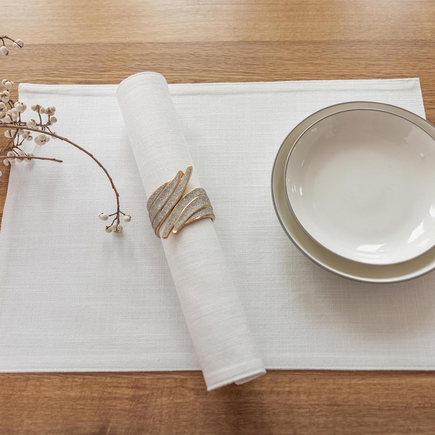 Demetex White Placemats Set of 4 Heat Resistant Cloth Place Mats Linen Dining Table Mats for