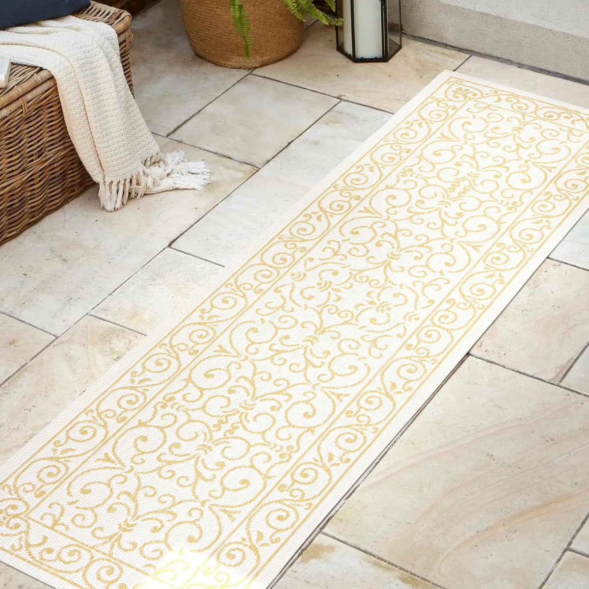 JONATHAN Y Vintage Filigree Indoor Outdoor Runner Rug 2X8 Cream/Yellow, Charleston Textured Weave