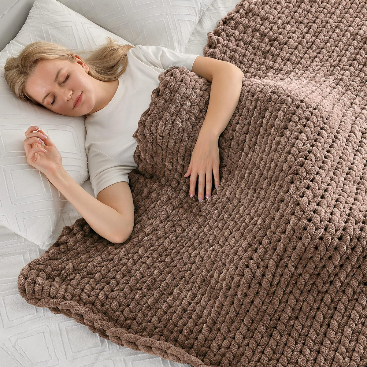 Maetoow Tighter Version Chenille Chunky Knit Blanket Throw （50×60 Inch）, Handmade Warm & Cozy
