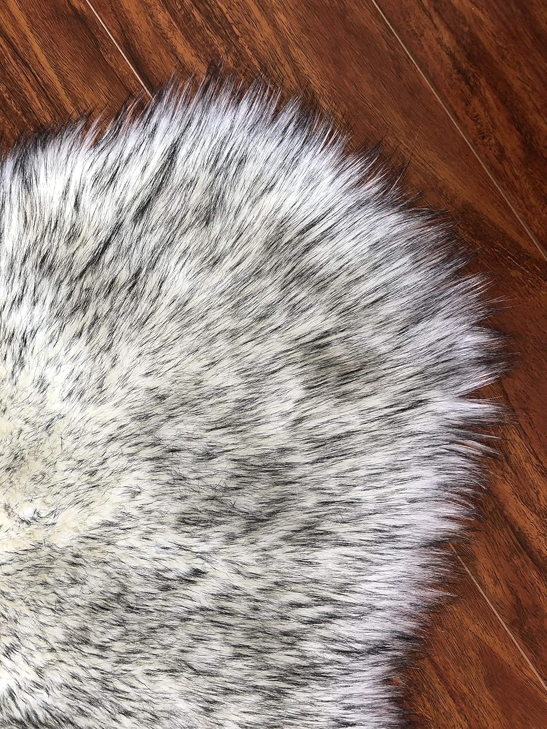 LAMBZY Faux Sheepskin Super Soft Free Shape Silky Shag Rug, Luxury Shaggy Silky Plush Carpet for