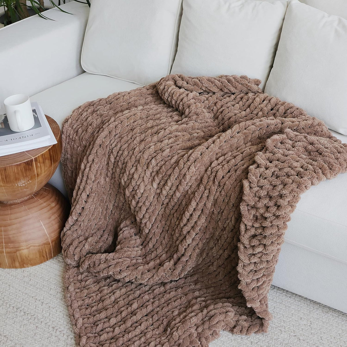 Maetoow Tighter Version Chenille Chunky Knit Blanket Throw （40×50 Inch）, Handmade Warm & Cozy