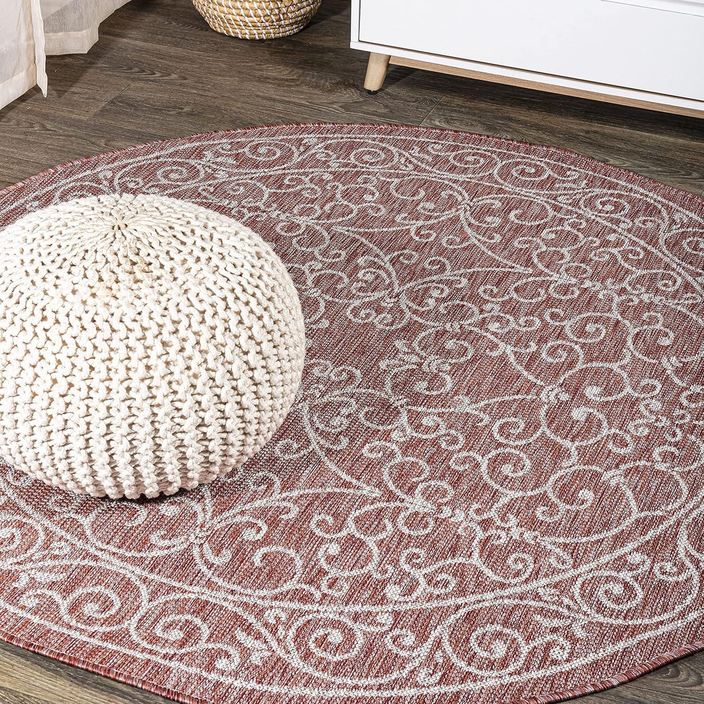 JONATHAN Y Vintage Filigree Indoor Outdoor Round Area Rug 5 Ft Red/Beige, Charleston Textured Weave