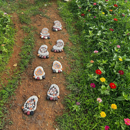 Outdooor Stepping Stones - Decorative Garden Stones for Patio, Deck, Garden or Sidewalk Faux