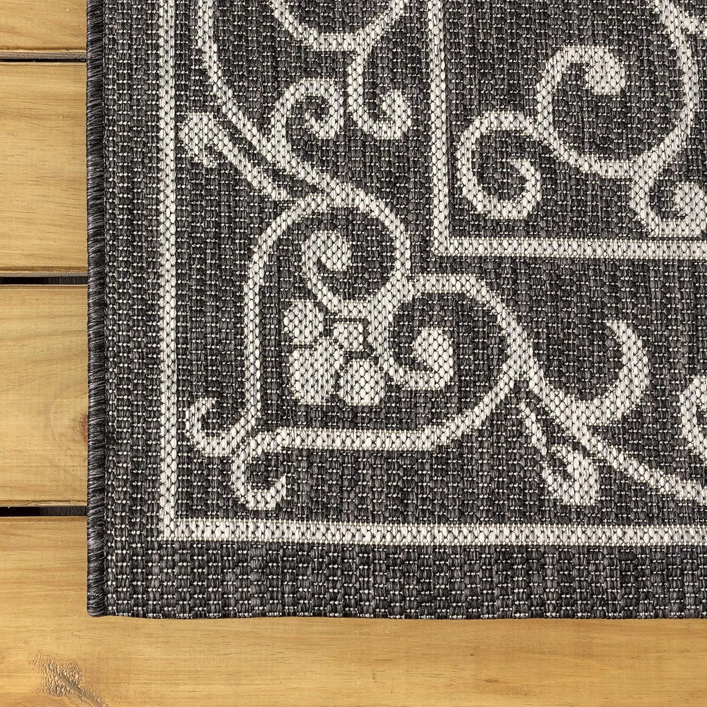 JONATHAN Y Vintage Filigree Indoor Outdoor Round Area Rug 8 Ft Black/Gray, Charleston Textured