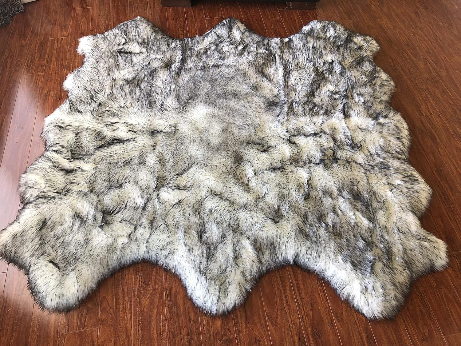 LAMBZY Faux Sheepskin Hypoallergenic Free Shape Silky Shag Rug, Luxury Shaggy Carpet for Bedrooms