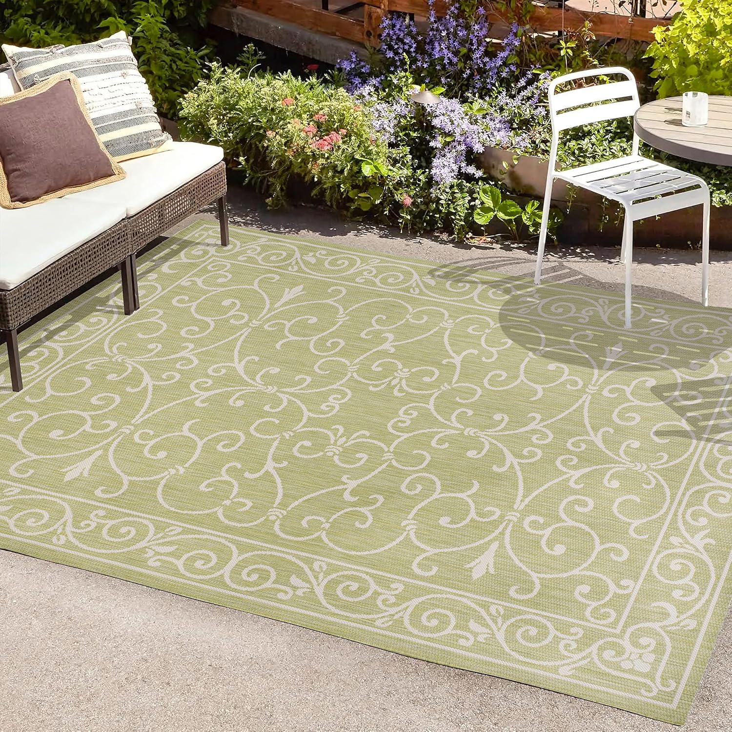 JONATHAN Y Vintage Filigree Indoor Outdoor Area Rug 4X6 Green/Cream, Charleston Textured Weave for