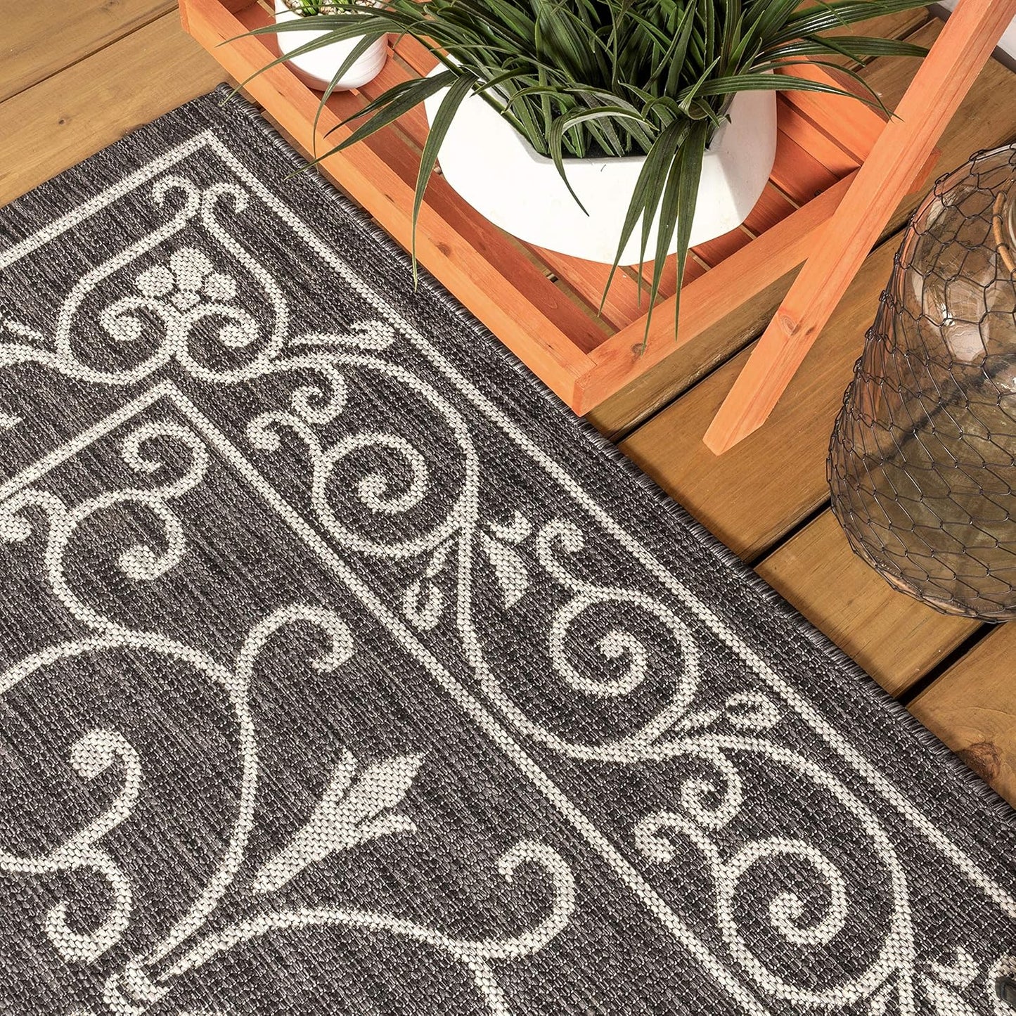 JONATHAN Y Vintage Filigree Indoor Outdoor Runner Rug 2X8 Black/Gray, Charleston Textured Weave for
