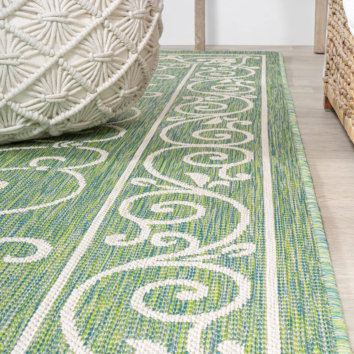 JONATHAN Y Vintage Filigree Indoor Outdoor Round Area Rug 5 Ft Green/Ivory, Charleston Textured