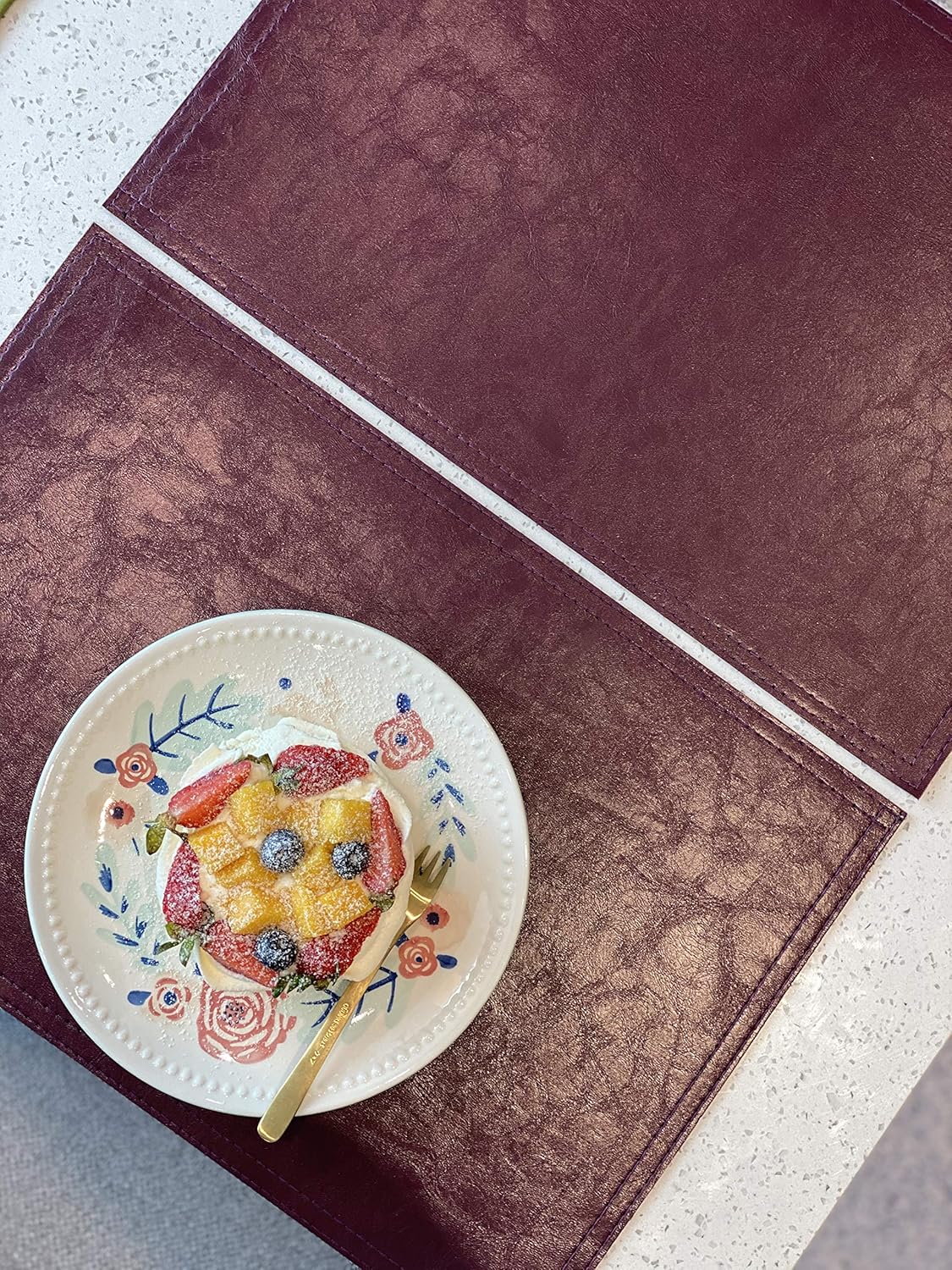 Waterproof PU Placemats, Faux Leather Dining Table Mat, Set of 6, Easy to Wipe Off Scrub Vinyl Mat