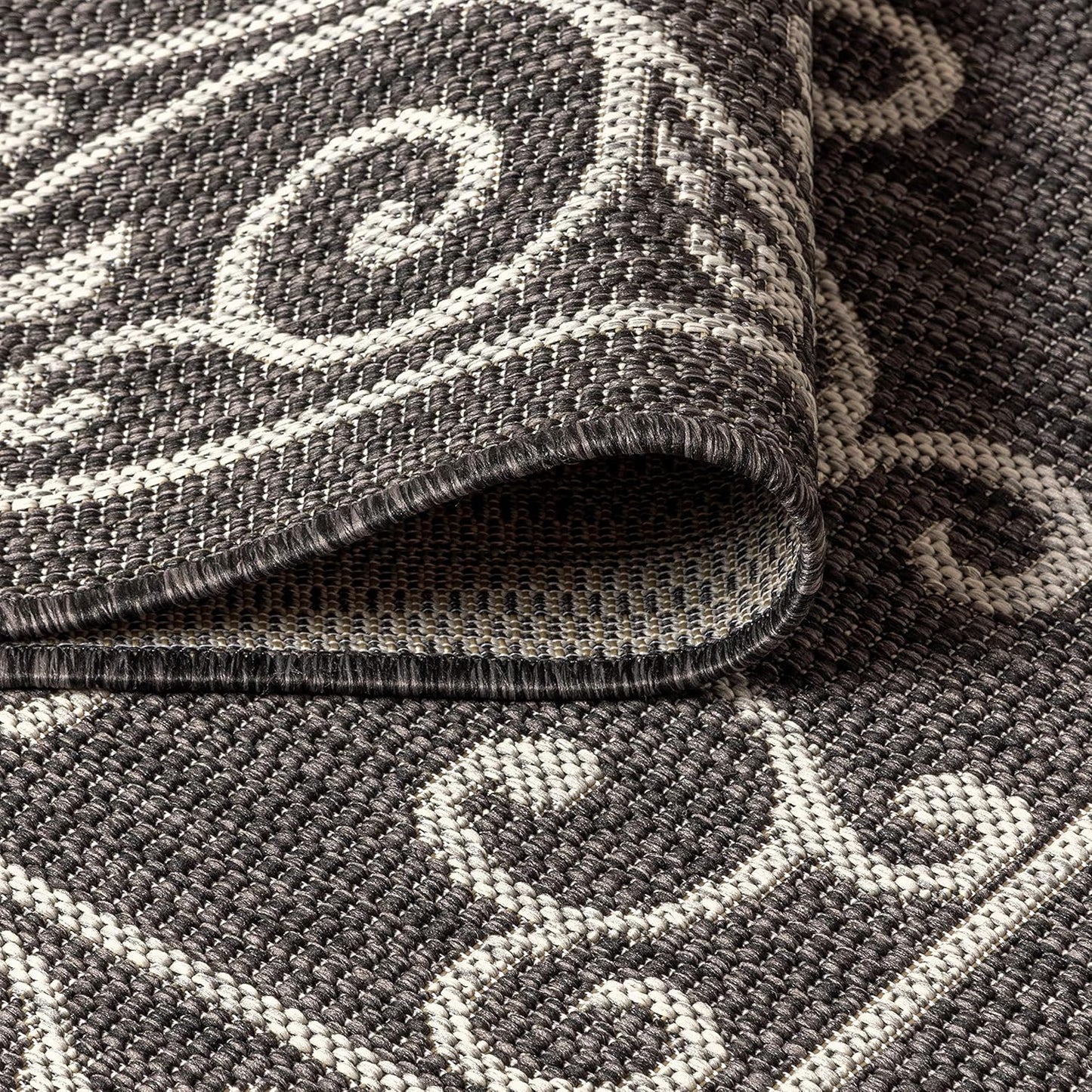 JONATHAN Y Vintage Filigree Indoor Outdoor Runner Rug 2X8 Black/Gray, Charleston Textured Weave for